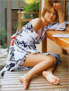 《红酒瓶的长颈缓缓没入-人妻 熟女 有码 中文》