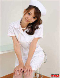 《朴妮唛警服-2女1杯》